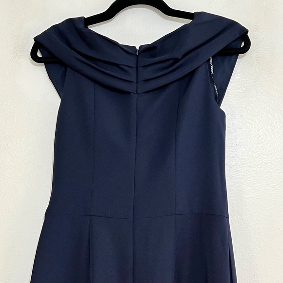 Vince Camuto Elevated V-Neck Wide Leg Jumpsuit - Picture 7 of 12